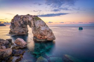 Felsformation im Meer bei Mallorca